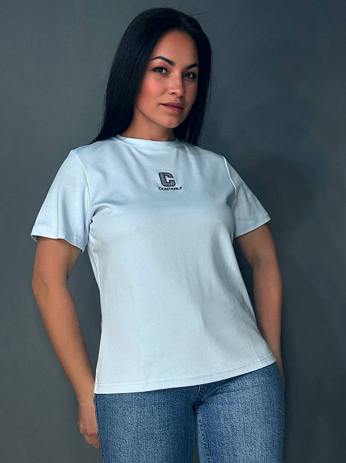 Футболка женская A-NIUSHOW 30337-3 базовая однотонная с вышивкой буквой С one size, голубой, one size Киев - изображение 1