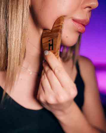 Шкребок гуаша для масажу обличчя дерев‘яний Hillary Киев