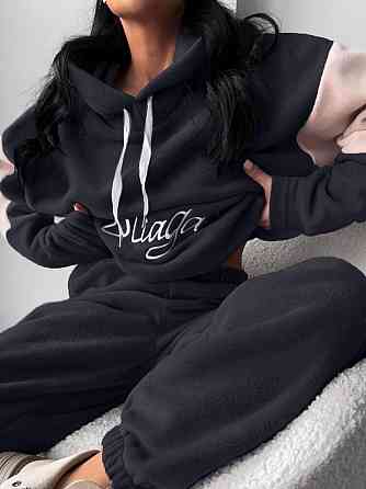 Жіночий теплий костюм з вишивкою Одеса