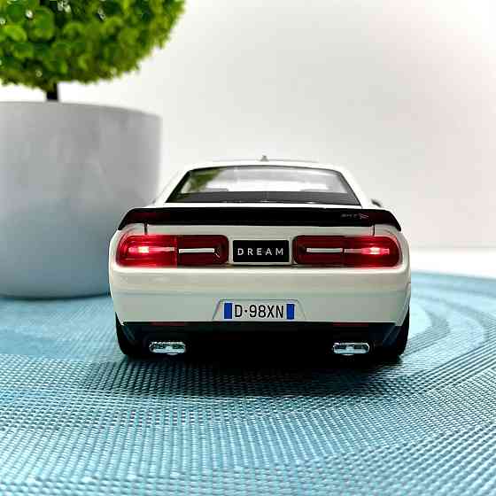 Машинка металева Авто Експерт Chevrolet Camaro 1:24 відчиняються двері капот багажник світло/звук Біла (GT-12099) Чернігів