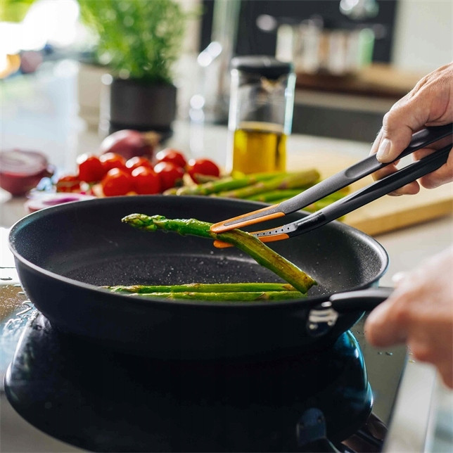 Кухонные Щипцы с силиконовым наконечником Fiskars 