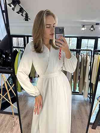 Женское романтичное приталенное миди платье софт Молочный Одесса