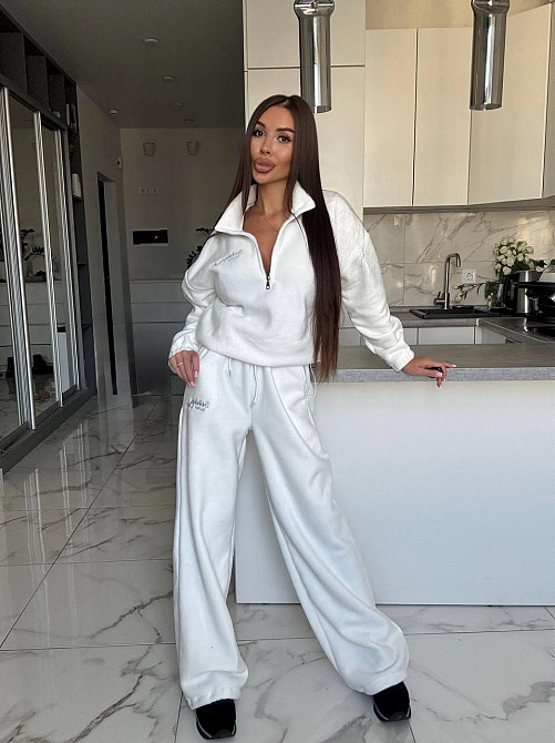 Жіночий костюм з фліс-полару, з вишивкою Одеса - фото 4