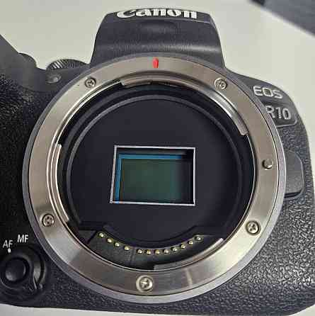 Фотоаппарат Canon R10 с Обьективом 18-45 mm. Киев