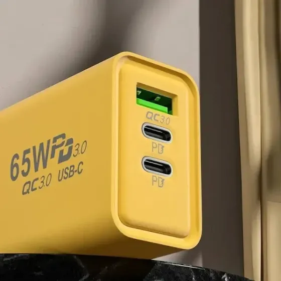 Адаптер USB та 2 TYPE C 65W для заряджання портативних пристроїв на 3 роз'єми, підтримка швидкої зарядки Одеса
