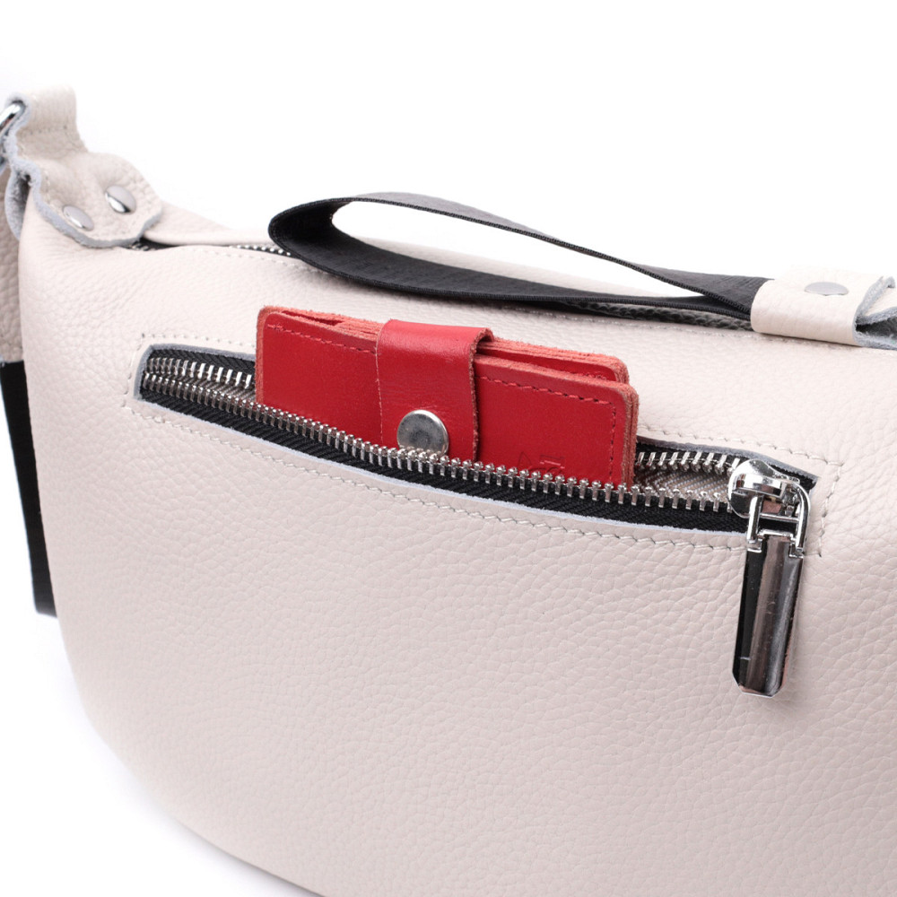 Жіноча сумка через плече з незвичайним бігунком брелоком з натуральної шкіри Vintage 22616 Біла Київ - фото 9
