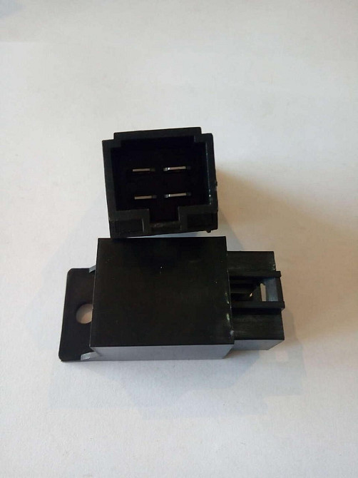 Реле електростартера скутер Сузукі Адреса 50 Мукачево - фото 1