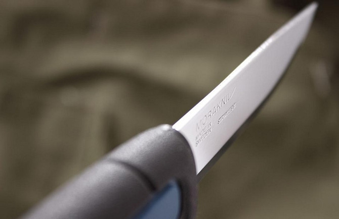 Туристический Нож с чехлом Morakniv 