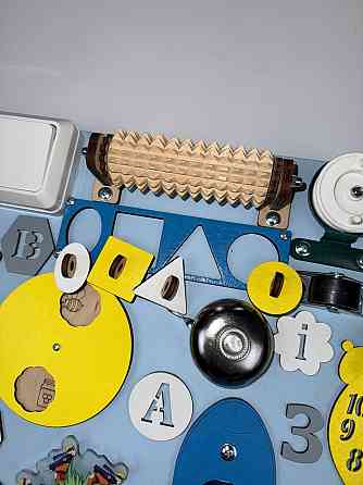 Доска для мальчика 40x50 Игрушки от 6 месяцев для развития мелкой моторики Бизиборд развивающая деревянная игрушка Монтессори Тернополь