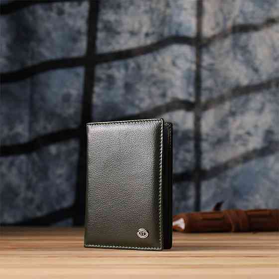 Практична обкладинка на паспорт універсального формату із натуральної шкіри ST Leather 23081 Зелений Київ