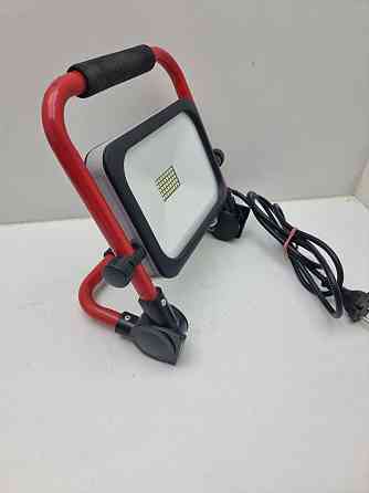 Прожектор з підставкою колірна температура 6500K, 20Вт, 220В Dema l20s (товар вживаний) Луцк