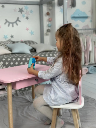 Дитячий столик зі стільцем Корона та ящиком для олівців та розмальовок (Рожевий) Вінниця