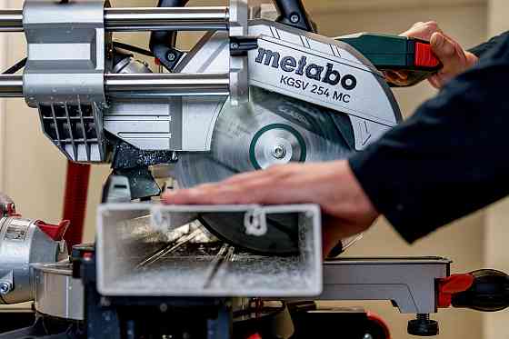 Торцовочная пила Metabo KGSV 254 MC (615254000) картонная коробка; с функцией протяжки Коломыя