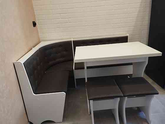 Мягкий кухонный уголок Семейный - Белый (Уголок+стол+2 табурета) 114 см х 154 см Львов