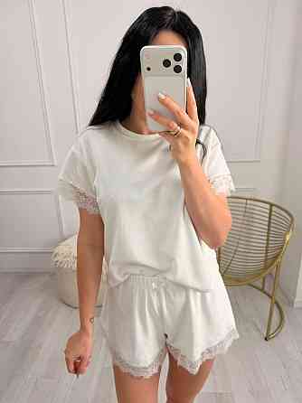 Жіноча піжама двійка з велюру з мереживом Молочний Одеса