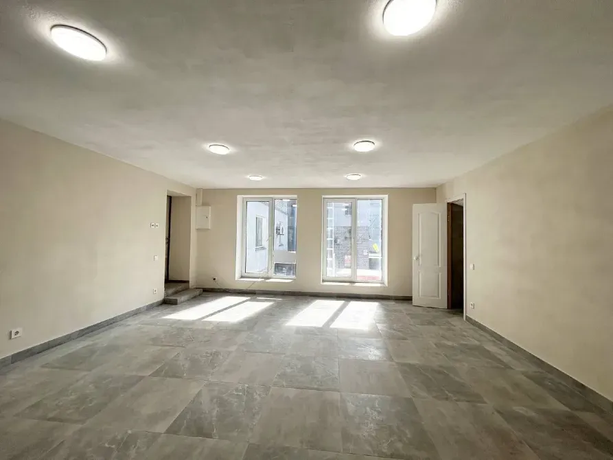 Здам Офіс на пушкіна 2\2 але з окремим входом. Своя вода і каналізація. непоганий ремонт. Є парковка перед будівлею. Дніпро - фото 2