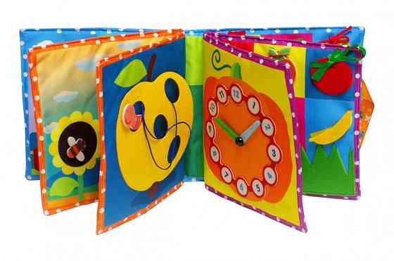 Текстильная развивающая книга для малышей 
