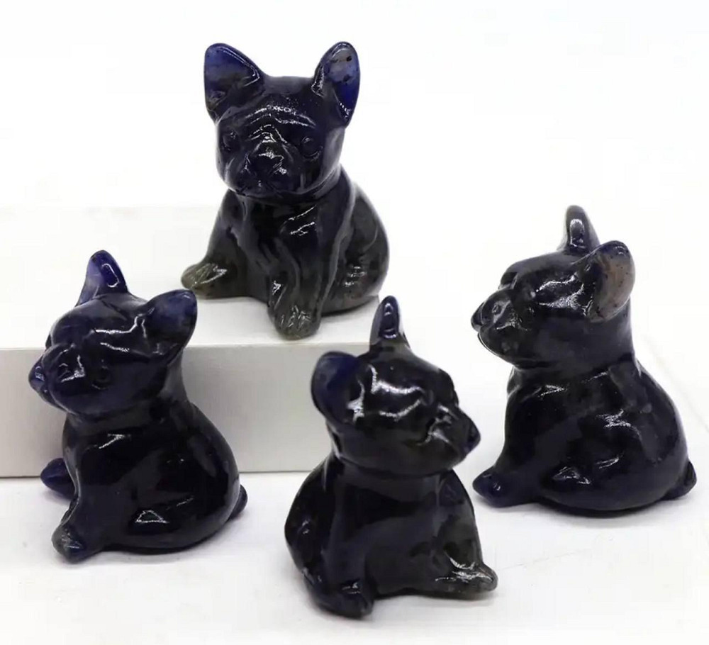 Статуэтка собаки из натурального камня содалита 30*20 мм. Фигурка бульдога из синего содалита. Киев - изображение 1