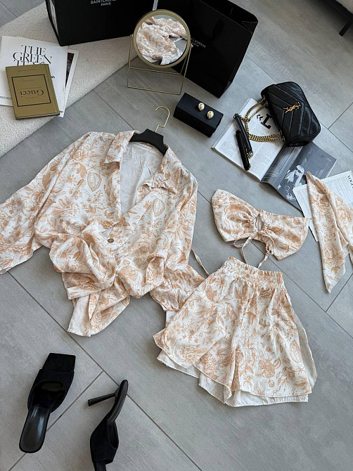 Жіночий літній принтований костюм четверка: хустка, кроп-топ, сорочка та шорти штапель/софт Беж Одеса - фото 5