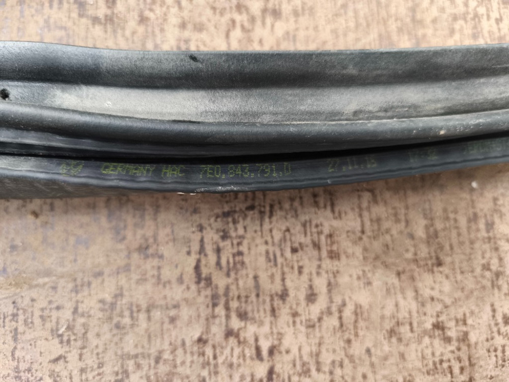 Ущільнювач бокових зсувних дверей  VW T5 2003-2015 (7E0843791D) Ковель - фото 1