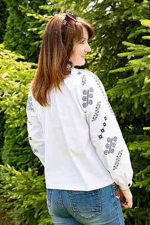Вишиванка жіноча, біла, довгий рукав, льон, топ Київ