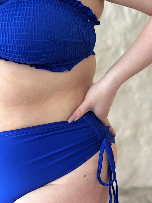 Роздільний купальник бандо plus size великих розмірів з поролоновими чашками біфлекс з рюшами синій 2XL Одеса - фото 4