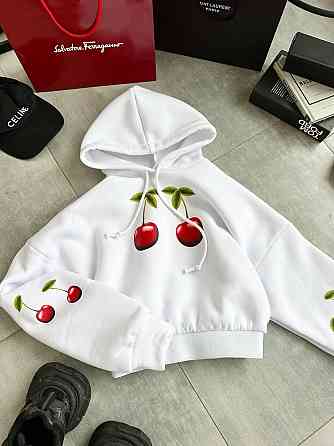 Жіноча тепла оверсайз худі з вишеньками тринитка на флісі Одеса