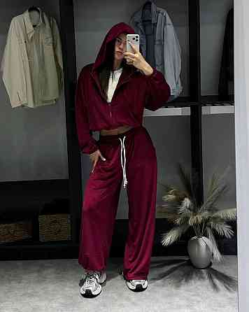 Жіночий стильний повсякденний велюровий костюм Одеса