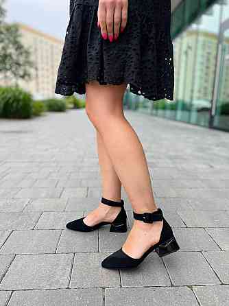 Meideli Чорні босоніжки літні жіночі на низьких підборах із закритим носком, з екозамші MEIDELI Коломыя