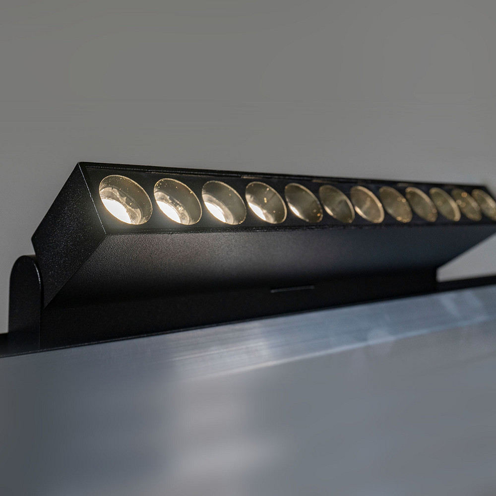 Milight Магнітний світильник лінійний поворотний grille light чорний 3000К L220mm 12Вт 1440Lm 4 Коломыя - изображение 3