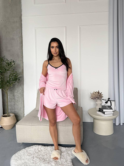 Женский повседневный домашний велюровый комплект тройка: халатик+майка+шорты Розовый Одесса - изображение 4