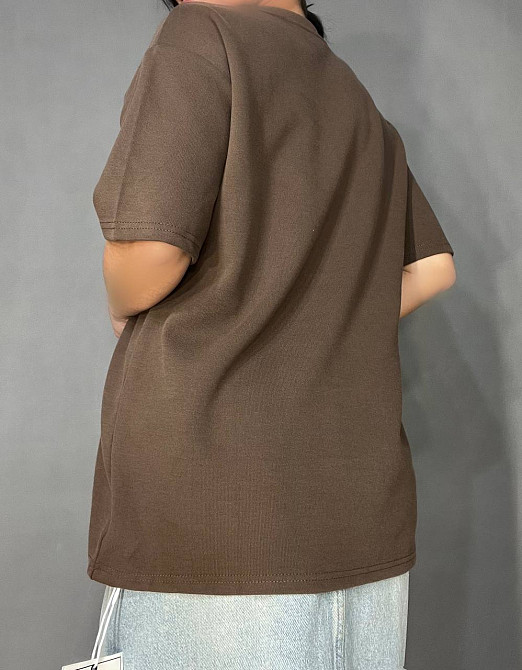 Футболка жіноча Yihanbeibei 1669 оверсайз тепла малюнок дівчина пайєтки щільний трикотаж one size коричнева, коричневий, one size Київ - фото 15