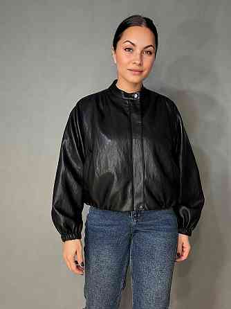 Куртка жіноча Ou Mai 3351 з екошкіри бомбер на блискавці комір-стійка оверсайз чорна, чорний, XL Київ