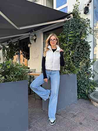 Жіноча утеплена жилетка на блискавці плащівка лак на синтепоні Одеса