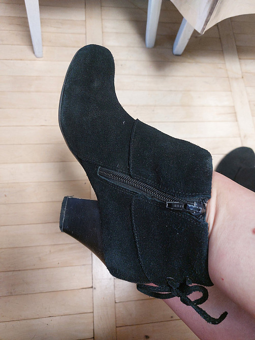 Женские ботинки короткие замшевые Б/У 38 черный Киев - изображение 2