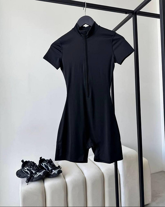 Женский удобный и стильный комбинезон из эластичной ткани микродайвинг Черный, 44/46 Одесса - изображение 2