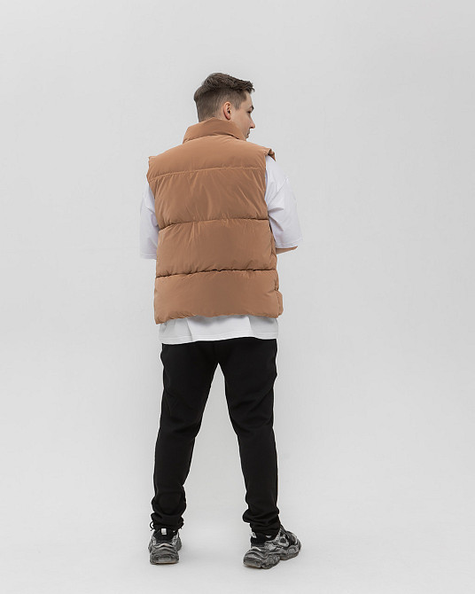Чоловіча безрукавка Оверсайз дута жилетка пухова з кишенями без капюшона весна/осінь на три рядки бежева Одеса - фото 5
