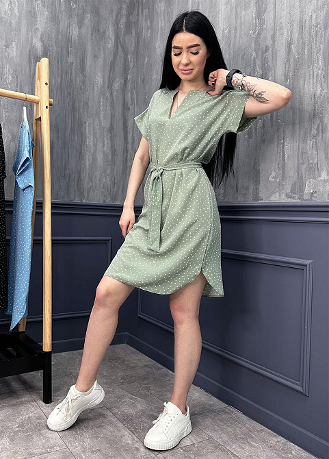 Легкое летнее платье в горошек 