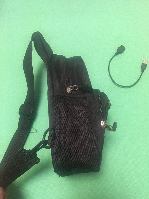 Мужская сумка тактическая через плечо черная, нагрудная сумка, размер 35*21см, 3 кармана, с USB шнуром Киев - изображение 4