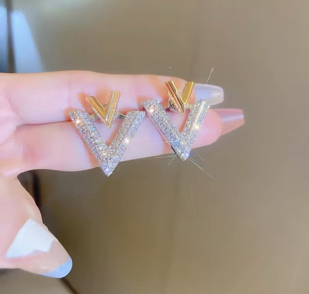 Сережки-гвоздики 