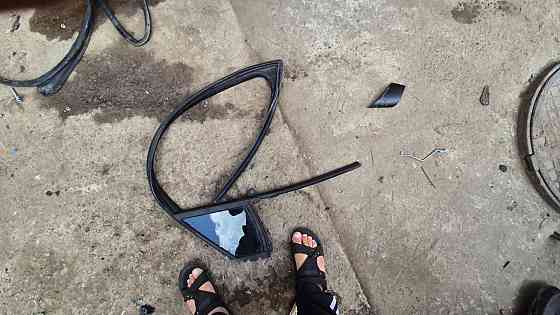 Стекло дверей Kia Sportage 2021–2025 Киев