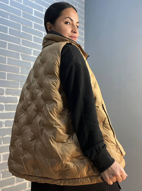 Жилет жіночий A-N 7025 стеганий серця подовжений оверсайз без капюшона, карамель, 44 Одеса - фото 3