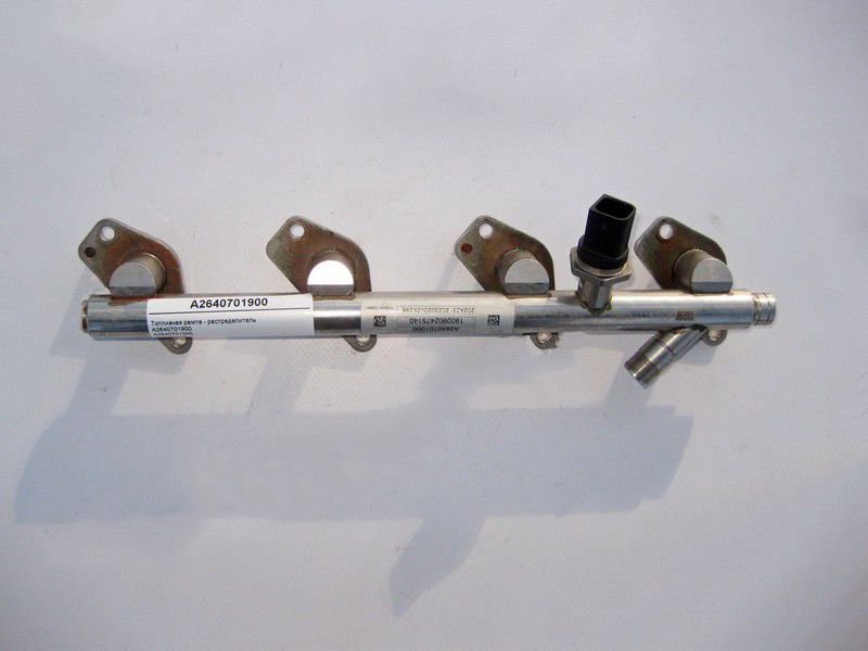 Mercedes-Benz  A2640701900 Паливна рампа - розподільник для двигуна M264 R4 1.5 2.0л C-Class W205 Одеса - фото 1