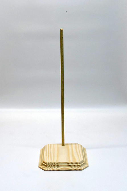 Подставка для кукол 