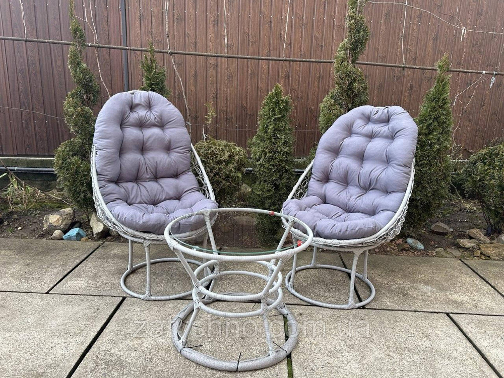 Плетені меблі з сірими накидками Київ - фото 1