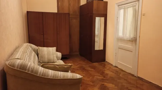 2к. метро Площа Українських Героїв. Київ