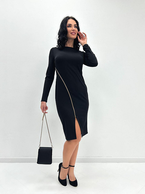 Элегантное платье с молнией 