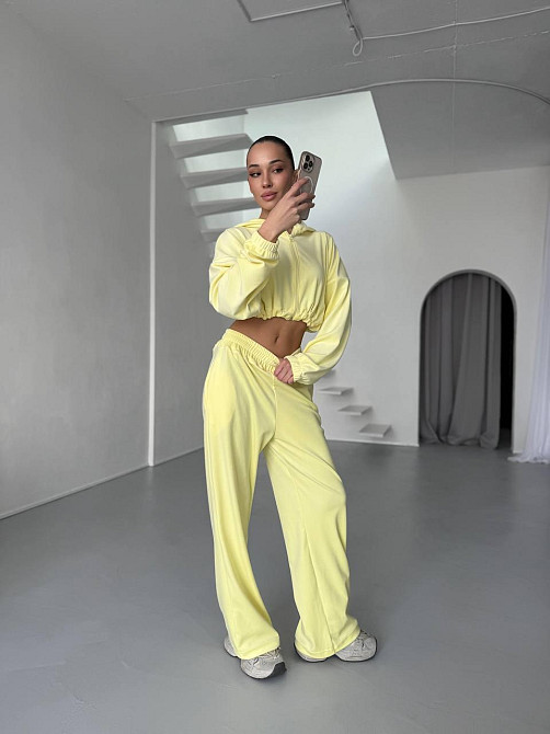 Женский велюровый костюм двойка: худи на молнии и штаны Лимонный, 46/48 Одесса - изображение 5