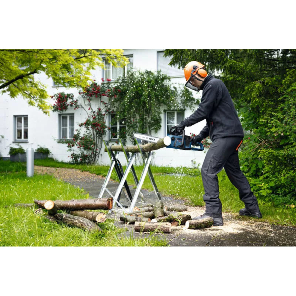 Професійна акумуляторна ланцюгова пила Bosch GKE 18V-40 Professional з АКБ 18V 4Ah+ЗП Київ - фото 8