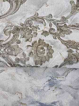 Шпалери метрові вінілові на флізеліні Grandeco Poeme вензель структурні бронзові на сірому Київ